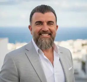 Professional job seeker profile photo — StylingCV resume builder trusted user 1 of 5